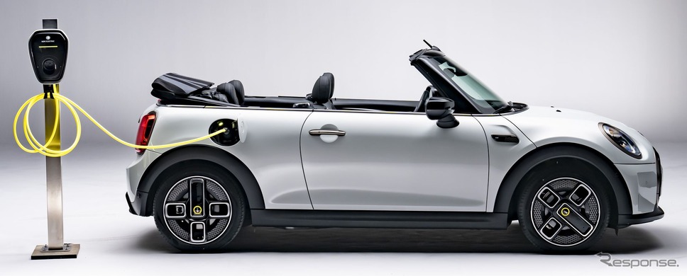 MINI クーパー SE コンバーチブル 現行型(参考)《photo by MINI》