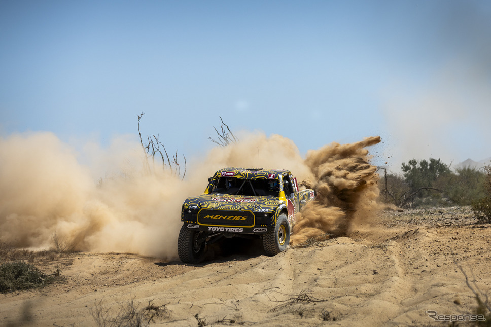 ブライス・メンジス選手 参戦クラス:Trophy Truck/使用タイヤ:OPEN COUNTRY M/T-R(サイズ:40×13.50R17LT)写真提供:トーヨータイヤ