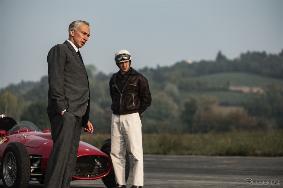 E. フェラーリ(演:A. ドライバー) (C) 2023 MOTO PICTURES, LLC. STX FINANCING, LLC. ALL RIGHTS RESERVED. 配給:キノフィルムズ《写真提供 キノフィルムズ》