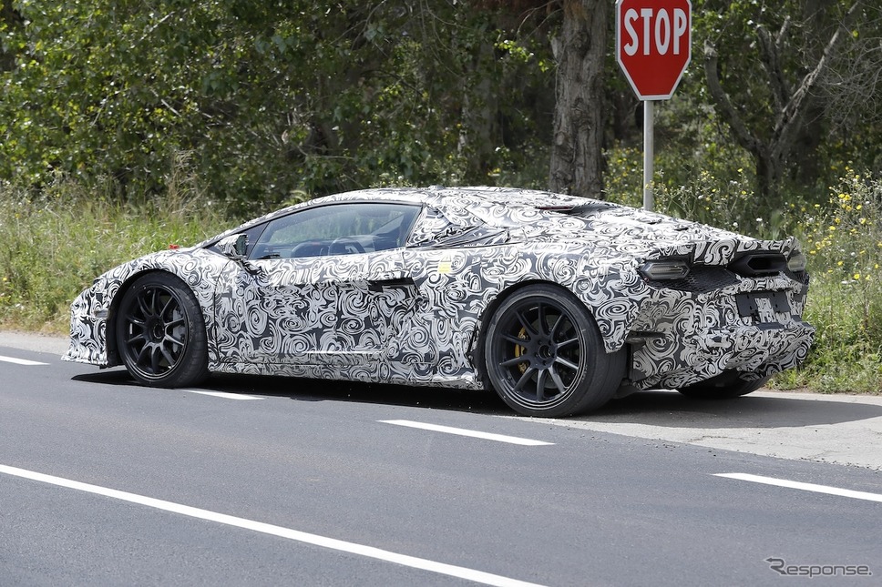 ランボルギーニ ウラカン後継モデルのプロトタイプ(スクープ写真)《APOLLO NEWS SERVICE》