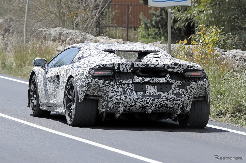 ランボルギーニ ウラカン後継モデルのプロトタイプ(スクープ写真)《APOLLO NEWS SERVICE》