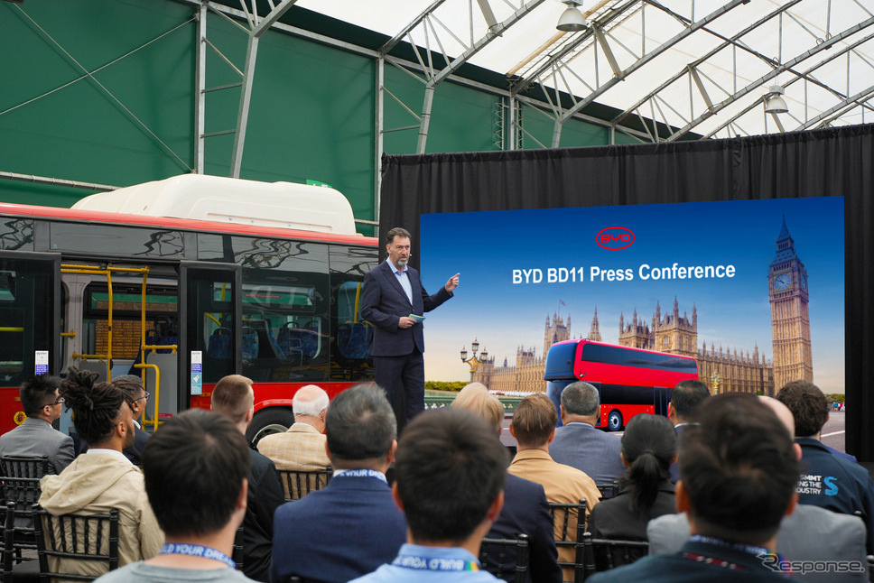 BYDの新型電動2階建てバス『BD11』《photo by BYD》