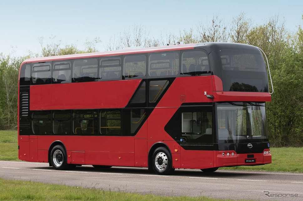 BYDの新型電動2階建てバス『BD11』《photo by BYD》