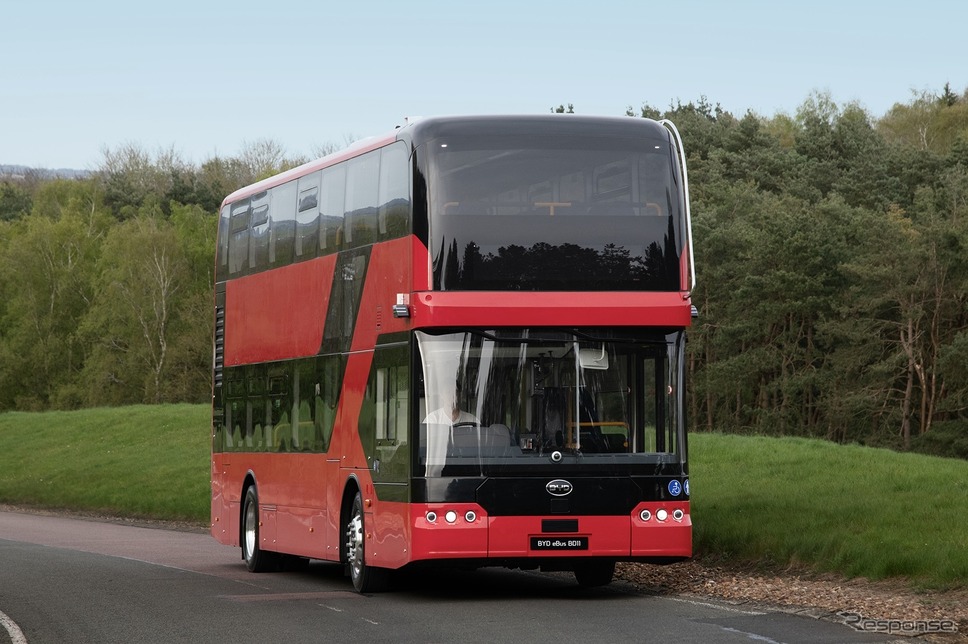 BYDの新型電動2階建てバス『BD11』《photo by BYD》