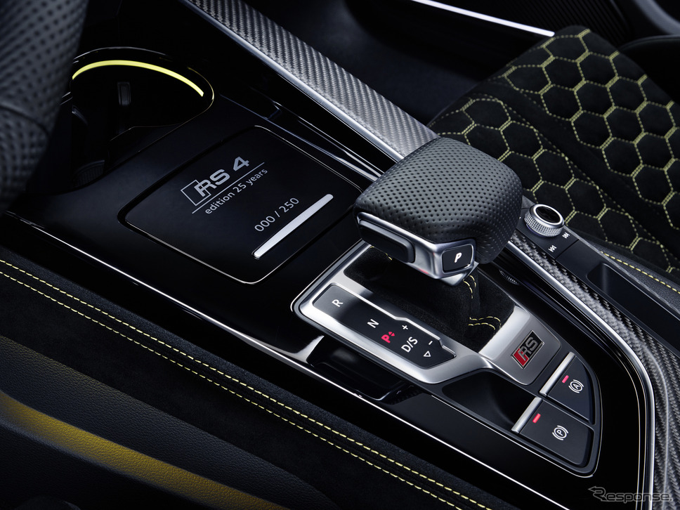 アウディRS 4アバント・エディション25イヤーズ《photo by Audi》