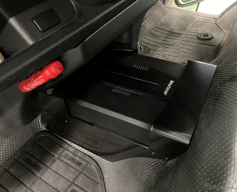 【ハイエースワイド専用OPTMサウンドシステム】ハイエースワイドボディ専用の取付けキットを付属《画像提供 アルパイン》