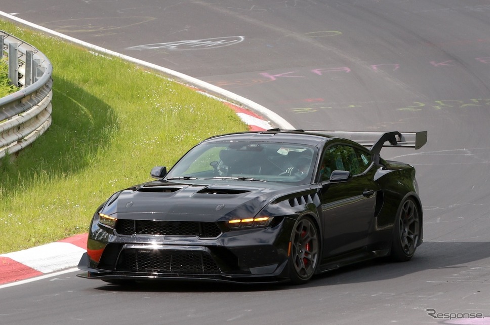 フォード マスタング GTD、ニュルでの高速テストを激写(スクープ写真)《APOLLO NEWS SERVICE》