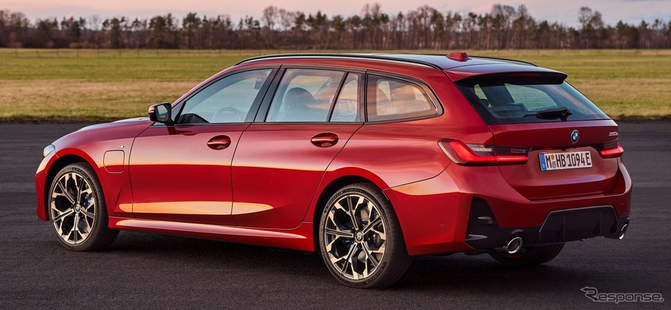 BMW 330e ツーリング の改良のモデル《photo by BMW》