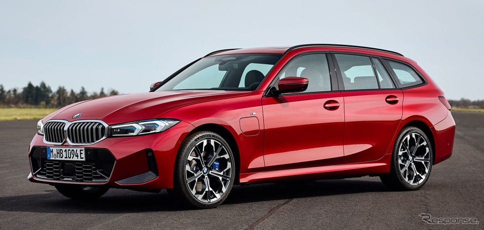 BMW 330e ツーリング の改良のモデル《photo by BMW》