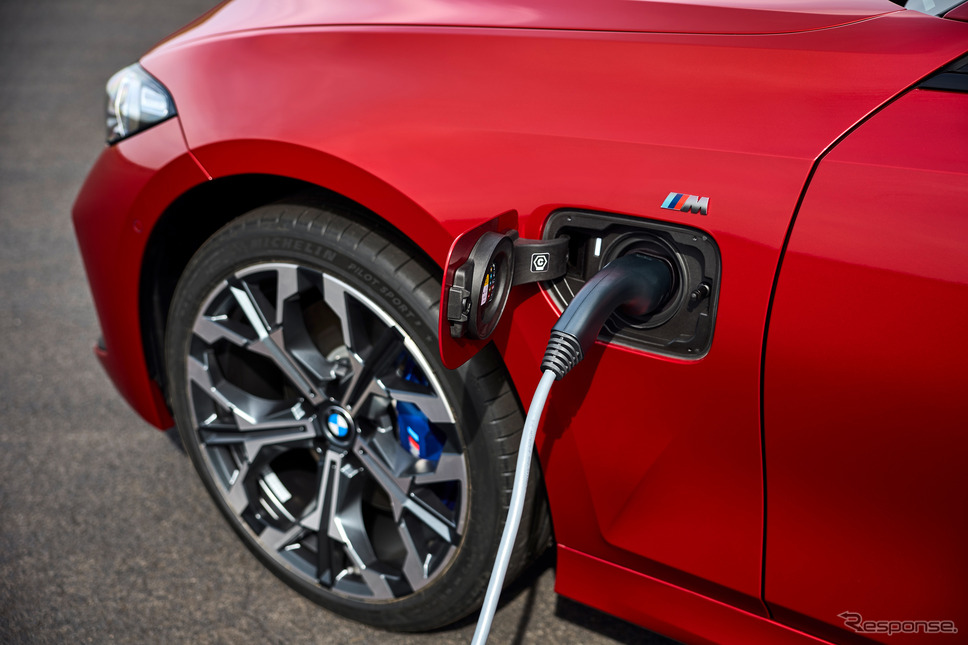 BMW 330e ツーリング の改良のモデル《photo by BMW》