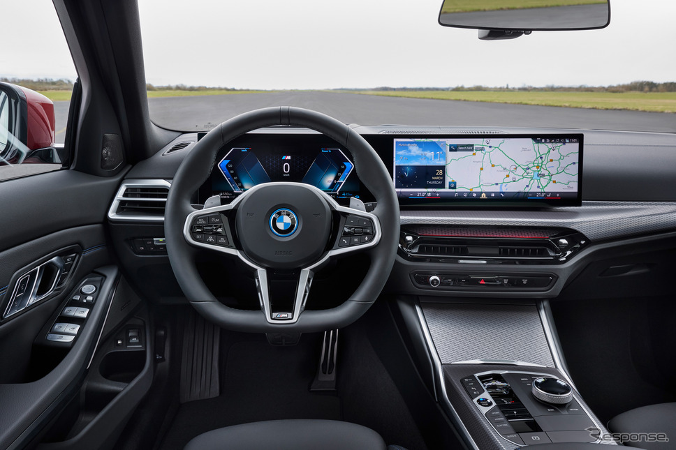 BMW 330e ツーリング の改良のモデル《photo by BMW》