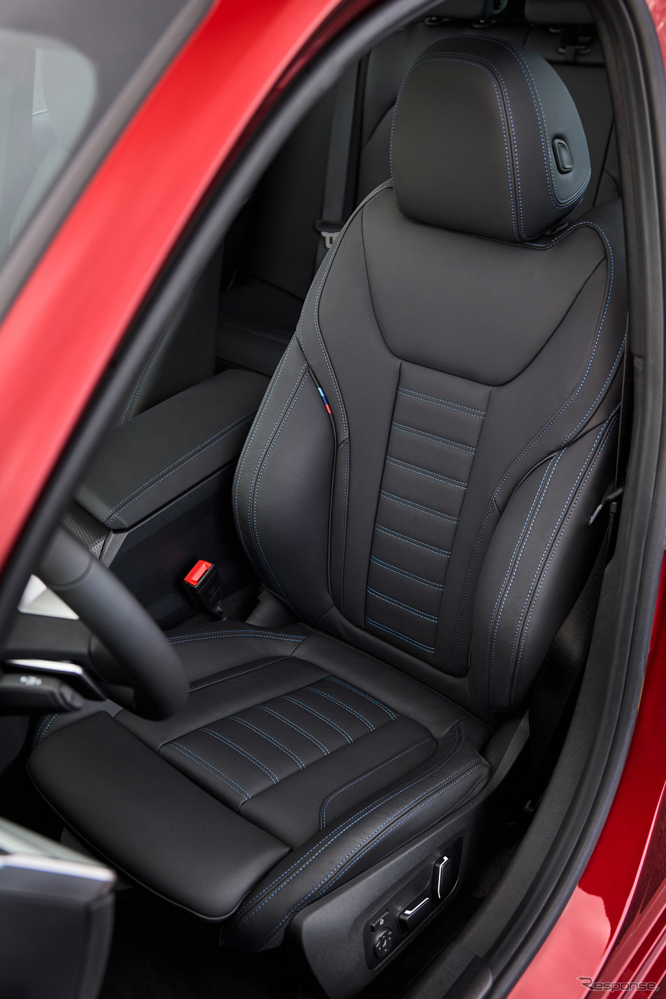 BMW 330e ツーリング の改良のモデル《photo by BMW》