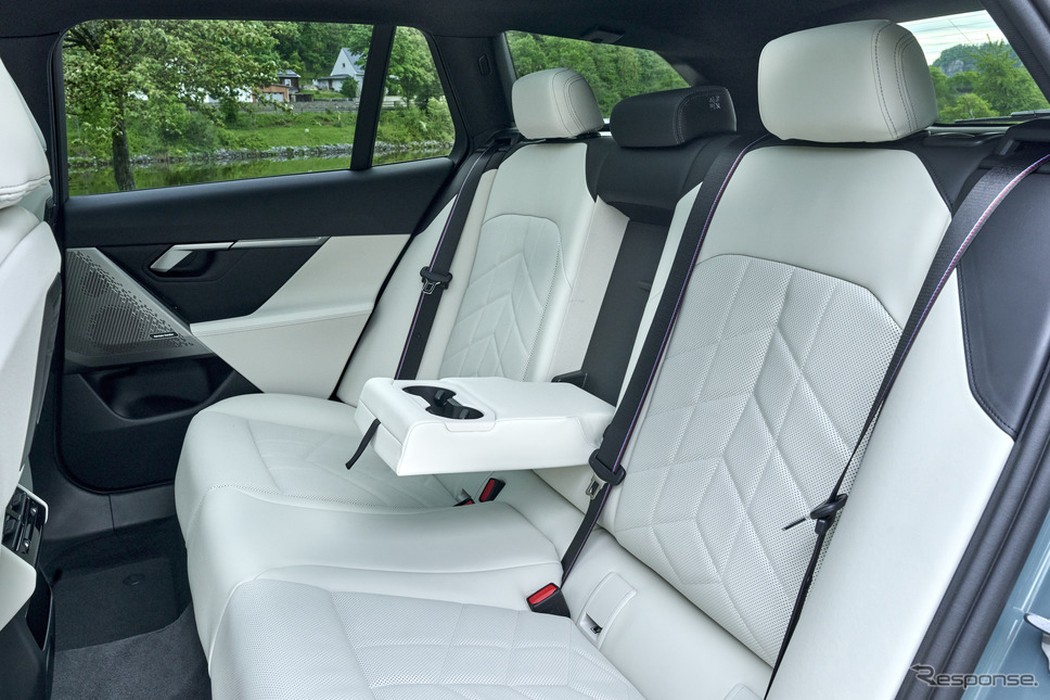 BMW i5 ツーリングの「eDrive40」《photo by BMW》