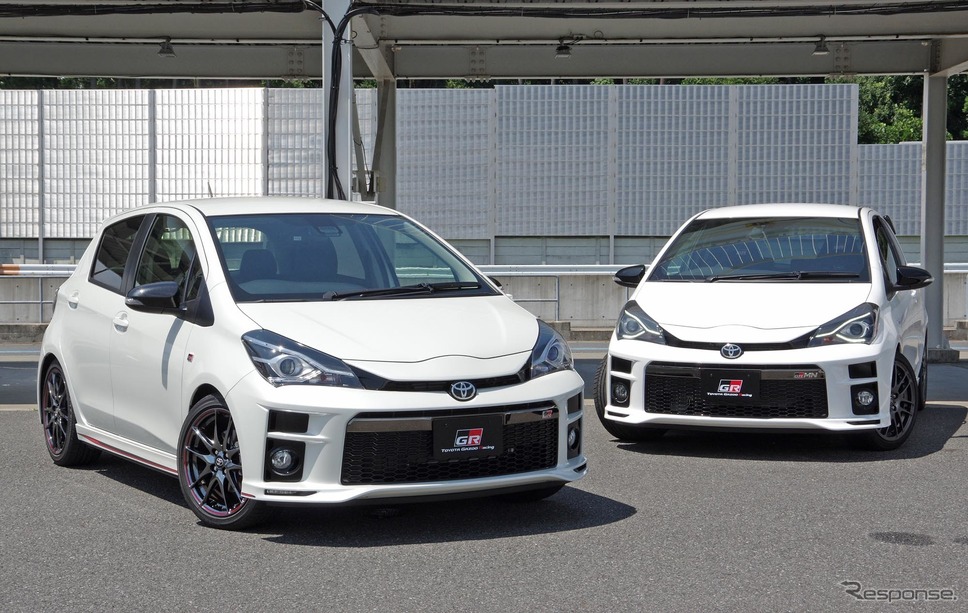 ヴィッツ GR(左)とヴィッツ GRMN(右)