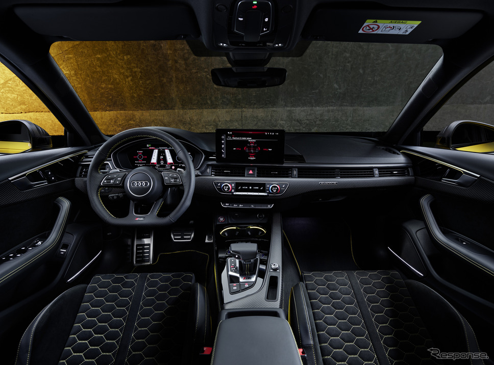 アウディRS 4アバント・エディション25イヤーズ《photo by Audi》
