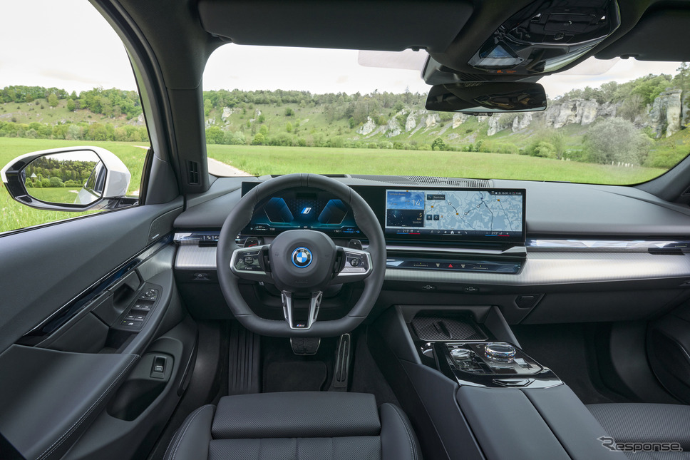 BMW 5シリーズ・ツーリング 新型のPHEV「530e」《photo by BMW》
