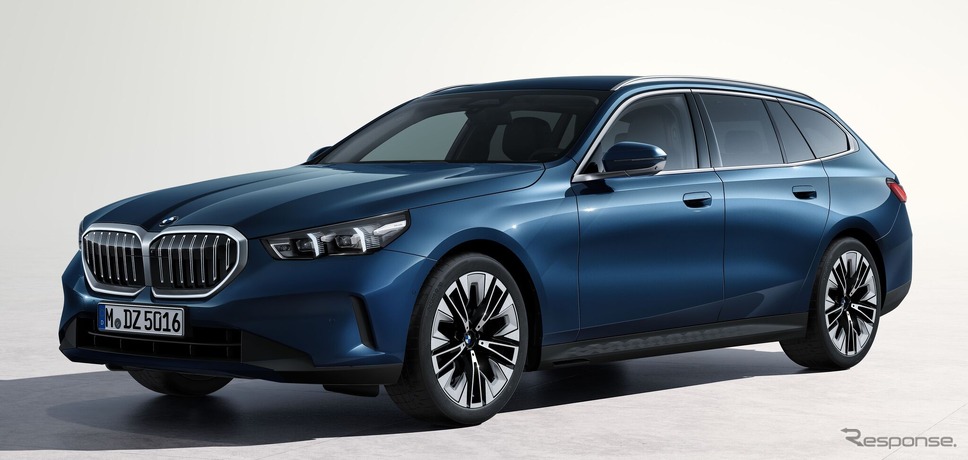 BMW 5シリーズ・ツーリング 新型の「520d」《photo by BMW》