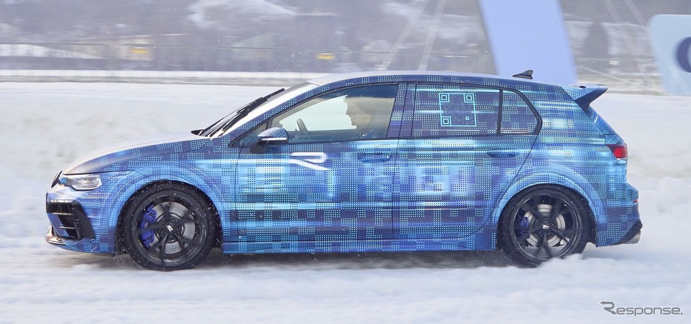 フォルクスワーゲン・ゴルフR 改良新型のプロトタイプ《photo by VW》