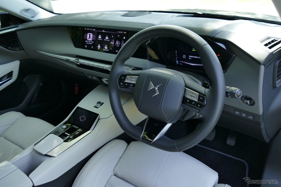 DS 4 ESPRIT DE VOYAGE E-TENSE《写真撮影 島崎七生人》