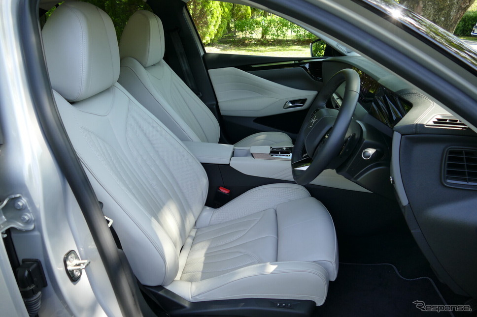 DS 4 ESPRIT DE VOYAGE E-TENSE《写真撮影 島崎七生人》