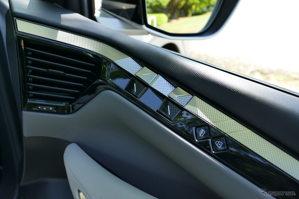 DS 4 ESPRIT DE VOYAGE E-TENSE《写真撮影 島崎七生人》