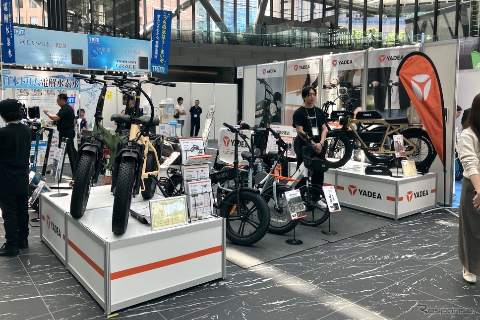 YADEA / ハセガワモビリティ(BICYCLE-E・MOBILITY CITY EXPO 2024)《写真撮影 高木啓》