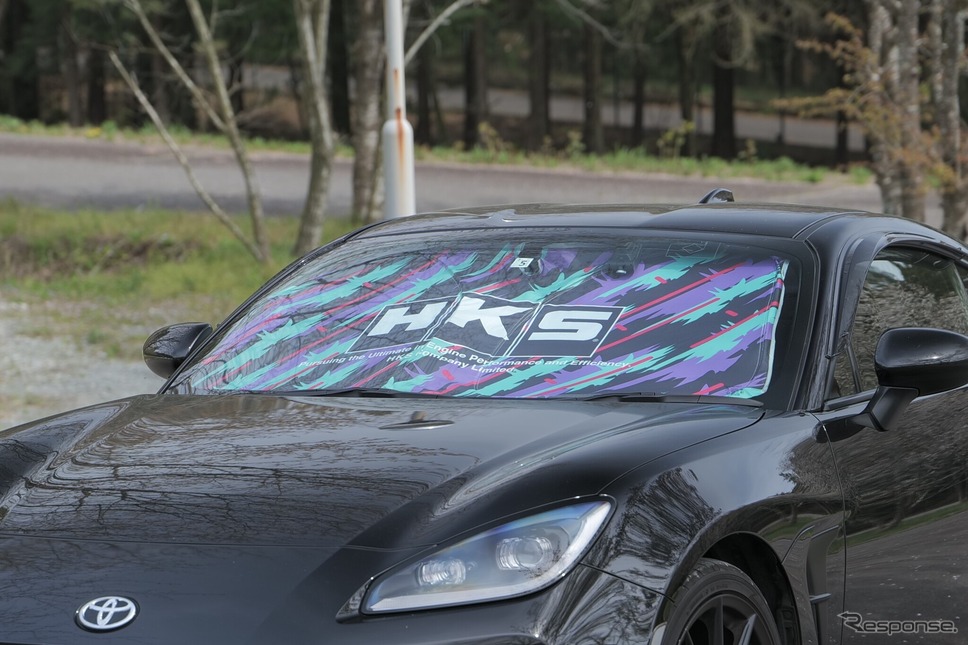 HKSオイルカラー・サンシェード GR86装着例《画像提供 HKS》