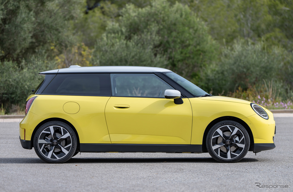 MINI クーパー SE《photo by MINI》