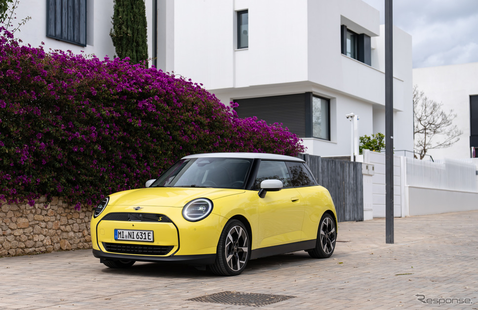 MINI クーパー SE《photo by MINI》