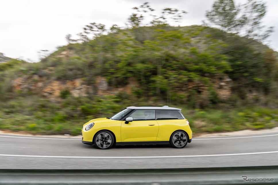 MINI クーパー SE《photo by MINI》