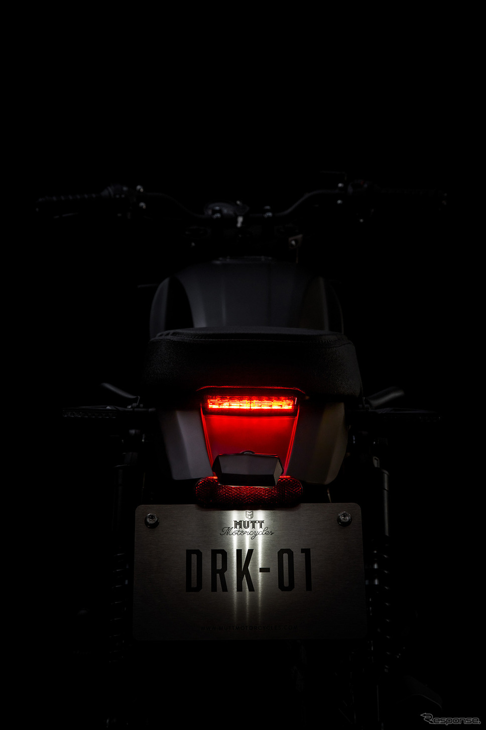 マットDRK-01《写真提供 ピーシーアイ》