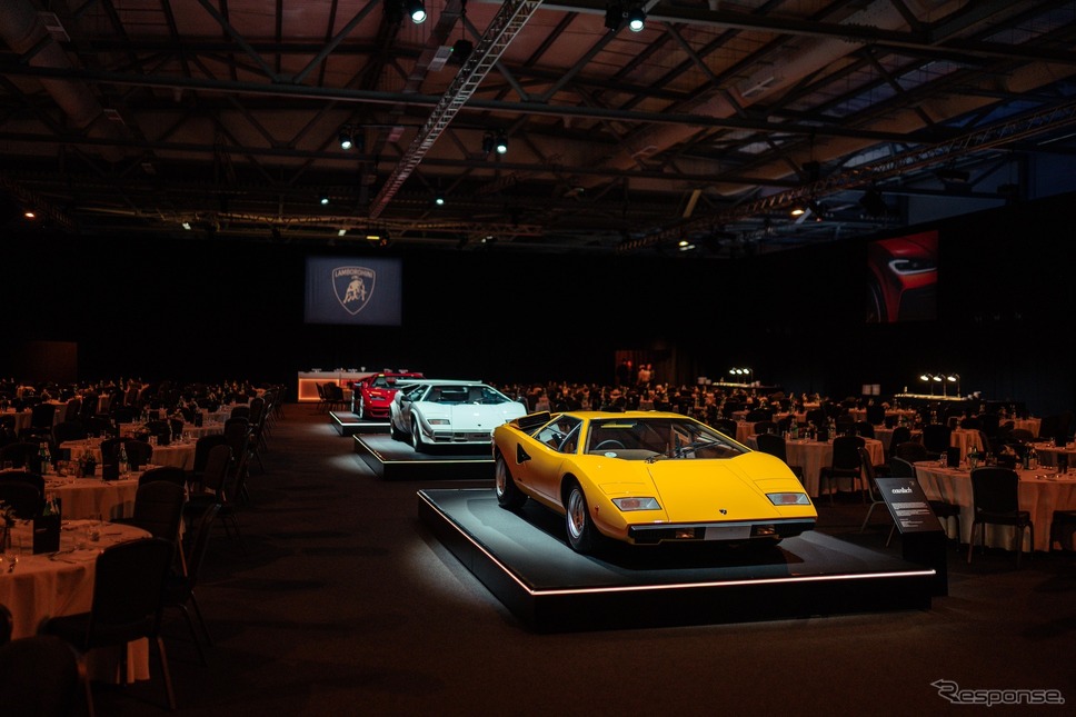 ランボルギーニ・ウルスSEのロンドン発表会《photo by Lamborghini》