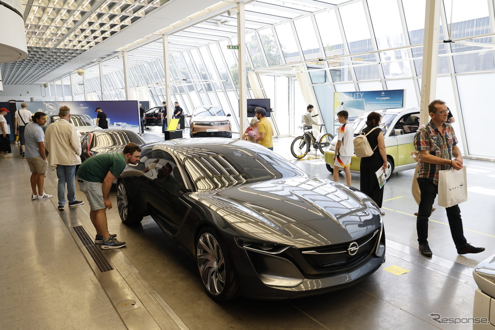 オペルの自動車製造125周年記念イベント《photo by Opel》