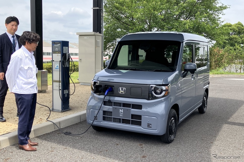 ホンダ N-VAN e: 普通充電《写真撮影 高木啓》