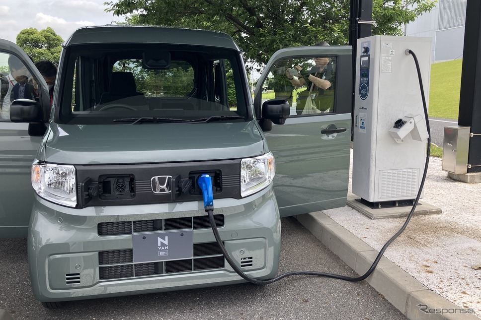 ホンダ N-VAN e: 急速充電《写真撮影 高木啓》