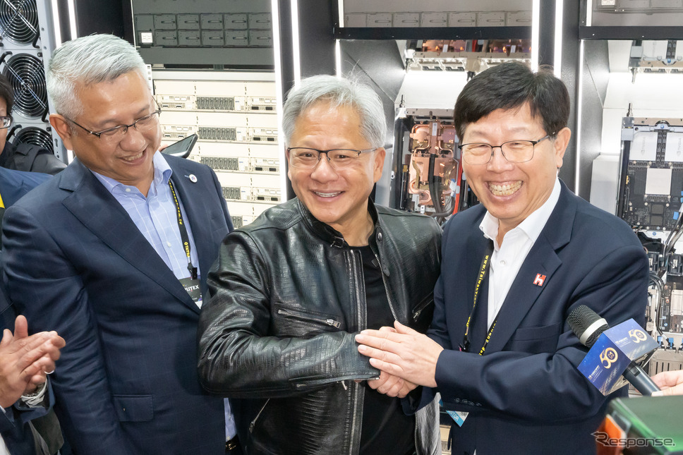 台湾にコンピューターセンターを建設する協業を発表したNVIDIAとフォックスコンの首脳《photo by Foxconn》