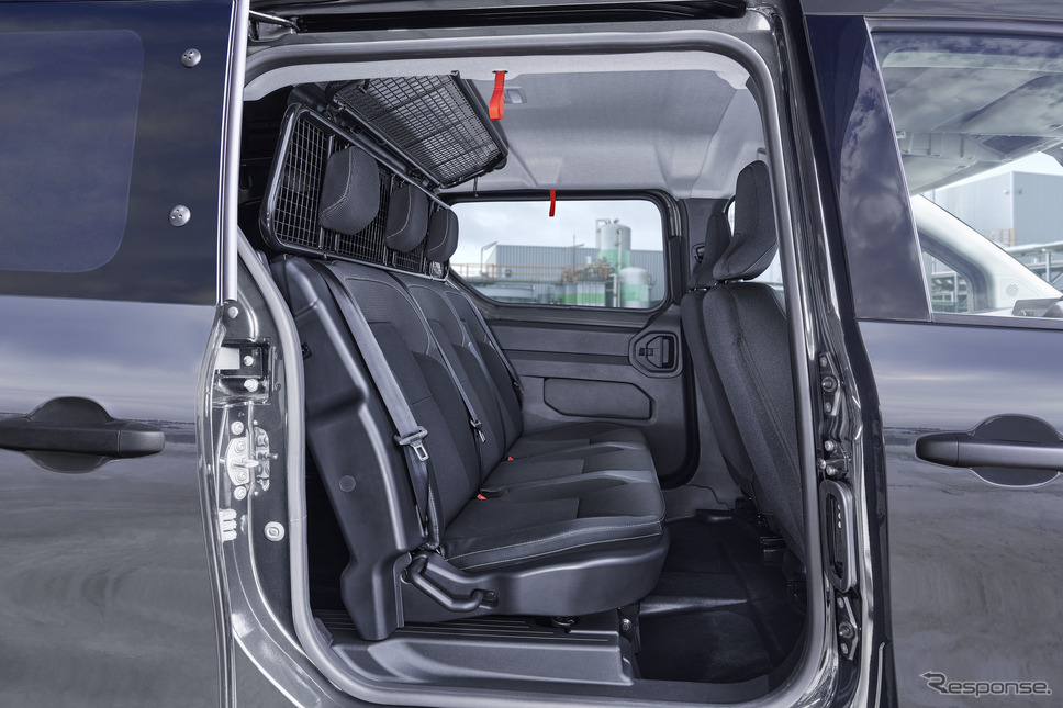 日産 タウンスター 新型の「クルーバン」《photo by NISSAN》