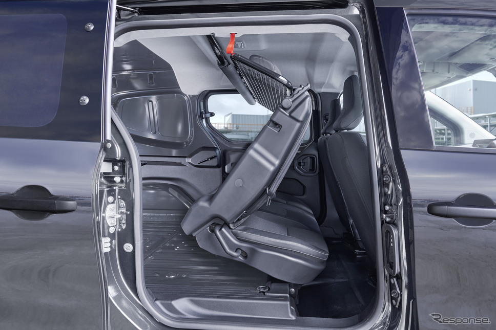 日産 タウンスター 新型の「クルーバン」《photo by NISSAN》
