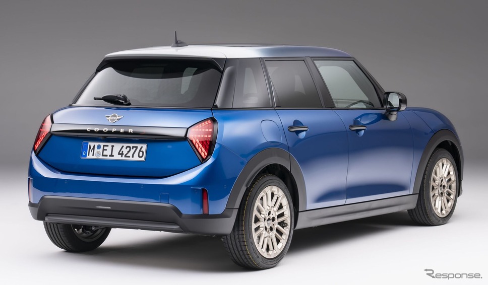 新型MINI クーパー 5ドア《photo by MINI》