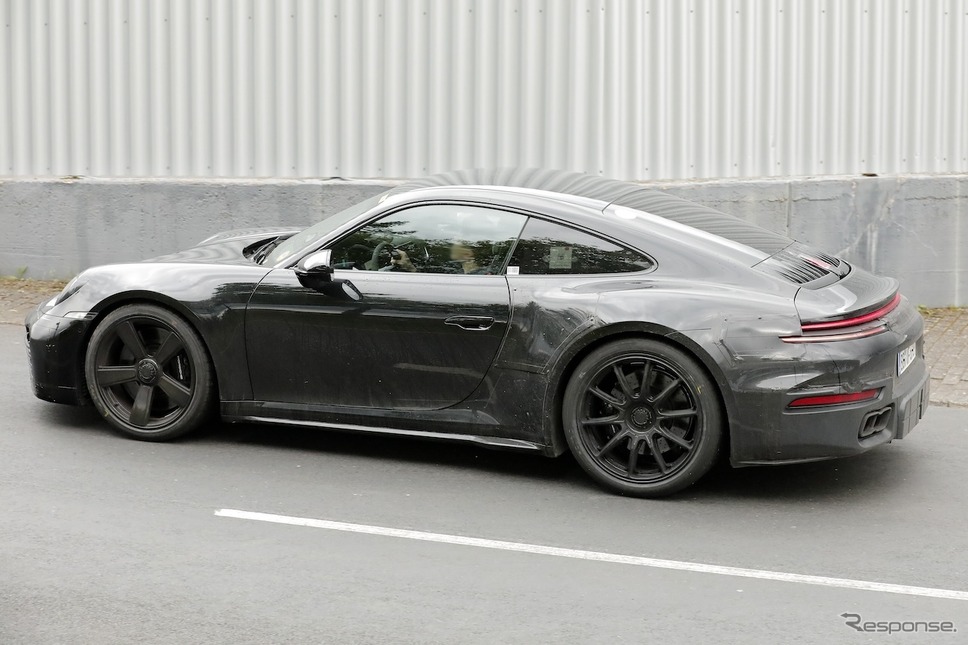 ポルシェ 911ターボ ツーリングと予想されるプロトタイプ(スクープ写真)《APOLLO NEWS SERVICE》