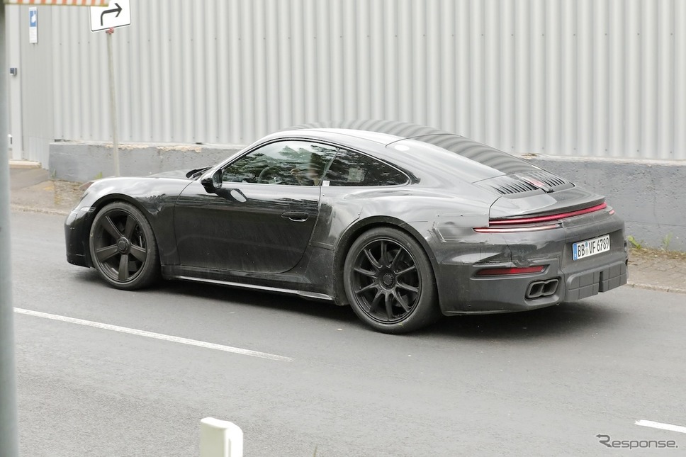 ポルシェ 911ターボ ツーリングと予想されるプロトタイプ(スクープ写真)《APOLLO NEWS SERVICE》
