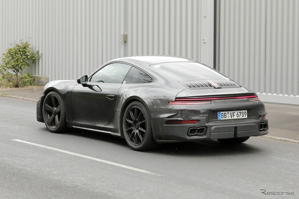 ポルシェ 911ターボ ツーリングと予想されるプロトタイプ(スクープ写真)《APOLLO NEWS SERVICE》