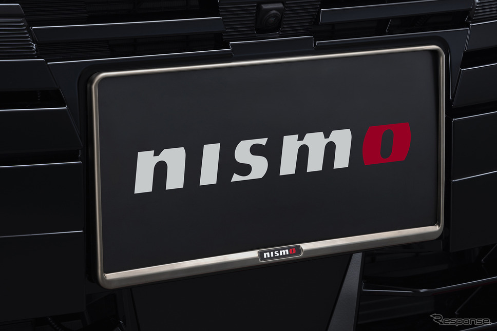 NISMOナンバープレートリム メーカー希望小売価格:6600円(税込)《画像提供 NISMO》