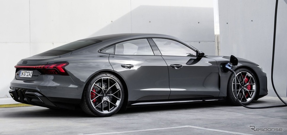 アウディ RS e-tron GT 改良新型《photo by Audi》