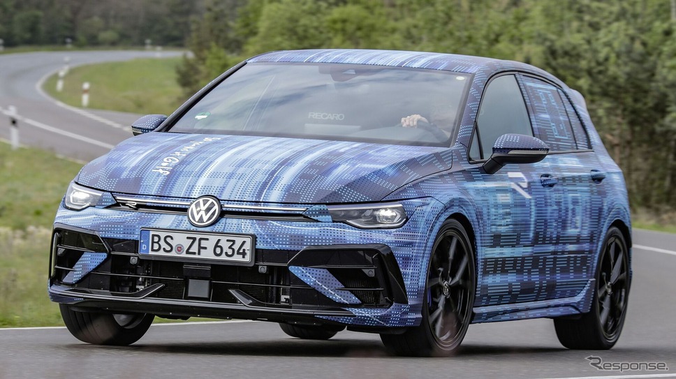 フォルクスワーゲン・ゴルフR 改良新型のプロトタイプ《photo by VW》
