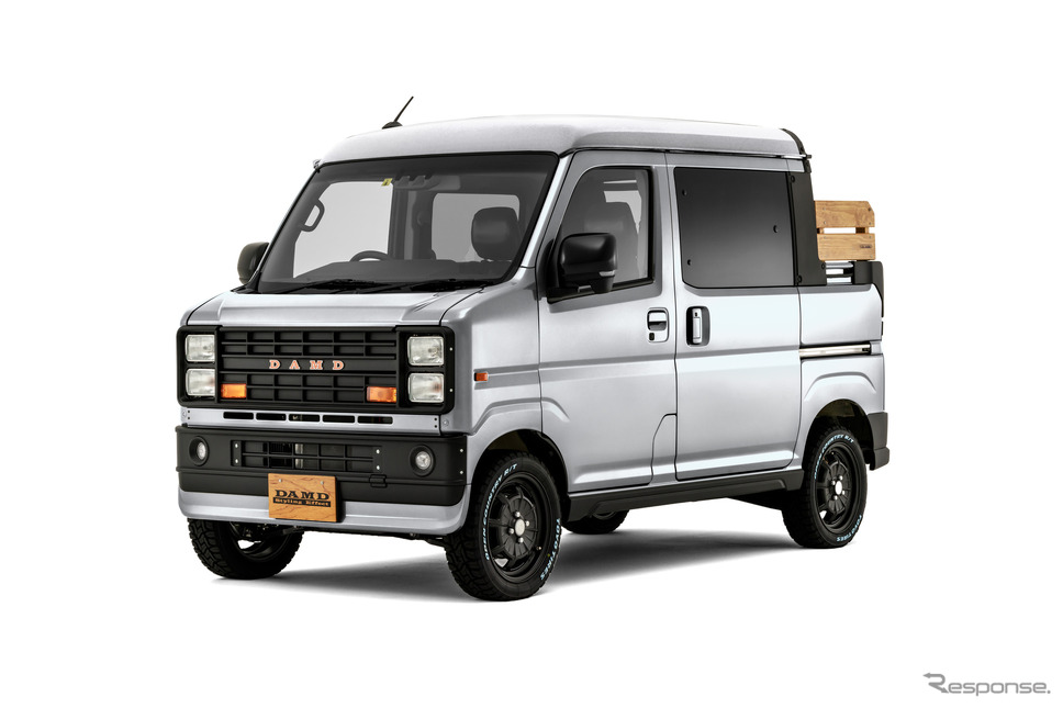 DAMD ATRAI FUZZ DECKVAN:カラーサンプル(シルバー)《画像提供 ダムド》