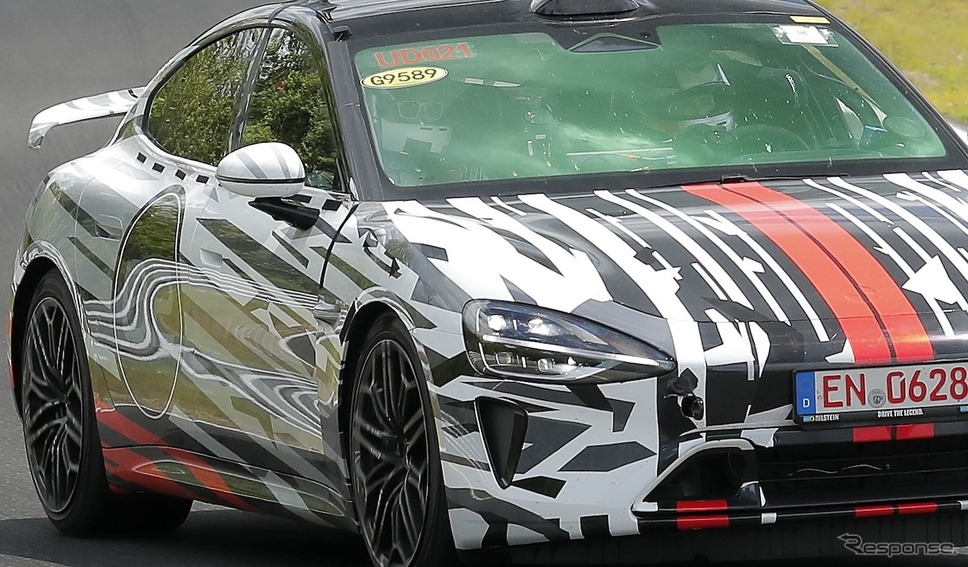 シャオミ SU7 超高性能モデルのプロトタイプ(スクープ写真)《APOLLO NEWS SERVICE》