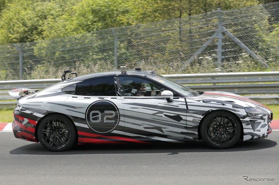 シャオミ SU7 超高性能モデルのプロトタイプ(スクープ写真)《APOLLO NEWS SERVICE》