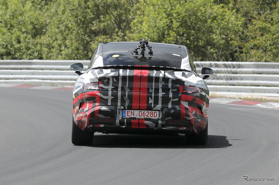 シャオミ SU7 超高性能モデルのプロトタイプ(スクープ写真)《APOLLO NEWS SERVICE》
