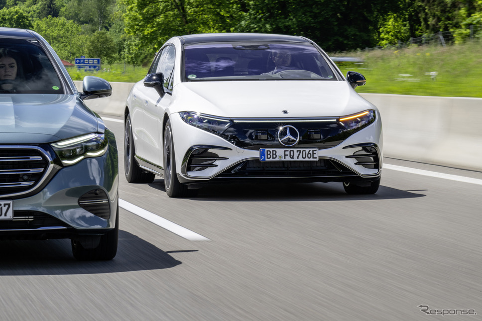 メルセデスベンツの自動車線変更機能《photo by Mercedes-Benz》